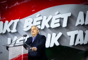 Háborúellenes Gyűlés. Szeged. Fotó: Orbán Viktor hivatalos FB