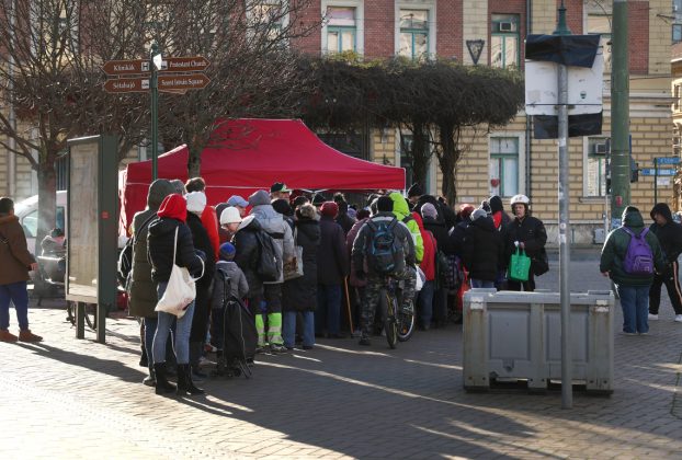 Szeged, Boldogságfalva, Alapítvány, ételosztás, rászorulók, Anna-kút