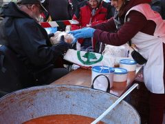 Szeged, Boldogságfalva, Alapítvány, ételosztás, rászorulók, Anna-kút