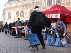 Szeged, Boldogságfalva, Alapítvány, ételosztás, rászorulók, Anna-kút