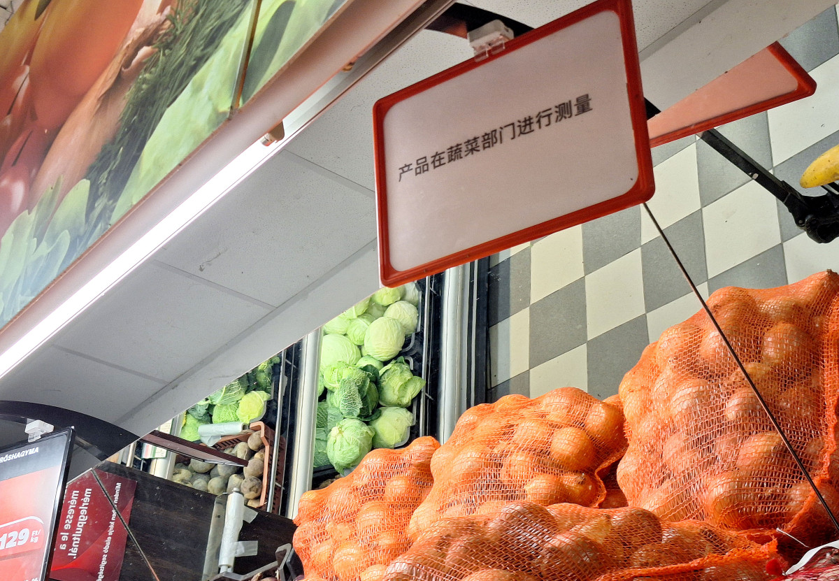 Szeged, kínai felirat, CBA Príma, áruház