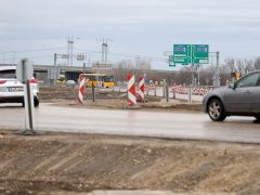 Szeged, BYD, építkezés, 5-ös út, szélesítés, körforgalom építés