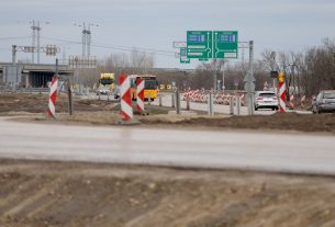 Szeged, BYD, építkezés, 5-ös út, szélesítés, körforgalom építés