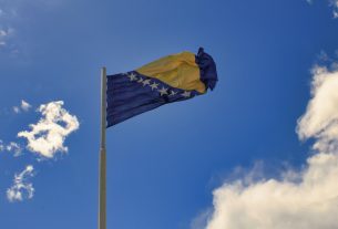 Bosznia. Politika. Zászló.