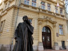 Szeged, Radnóti Miklós Kísérleti Gimnázium, Radnóti, gimnázium, iskola, oktatás