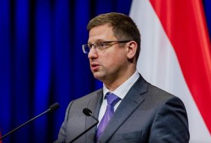 Gulyás Gergely. Kormányinfó. Politika. Fotó: Gulyás Gergely hivatalos FB