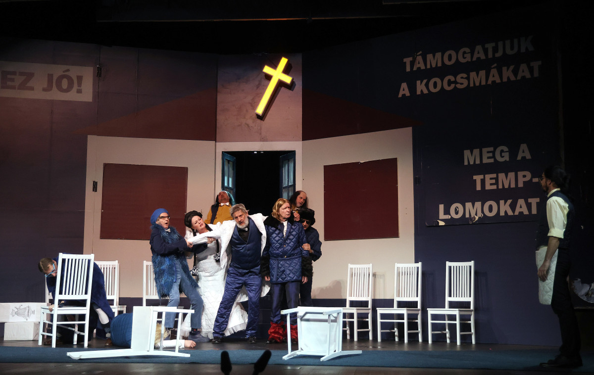 Szeged, A revizor, vígjáték, próba, színház, Szegedi Nemzeti Színház