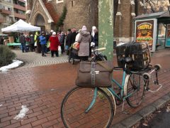 Szeged, ételosztás, rászorulók, szegénység, Magyar Református Szeretetszolgálat, Kálvin tér