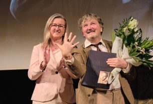 Scherer Péter vehette át az idei Páger Antal-színészdíjat. Fotó: Farkas Éva Erzsébet hivatalos FB oldala