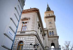 Hódmezővásárhely, városháza, Kossuth tér