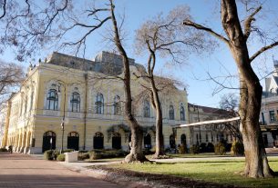 Hódmezővásárhely, Fekete sas szálló, Kossuth tér