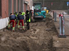 Szeged, Szőreg, Tömörkény István Művelődési Ház, burkolat felújítás, útjavítás