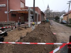 Szeged, Szőreg, Tömörkény István Művelődési Ház, burkolat felújítás, útjavítás