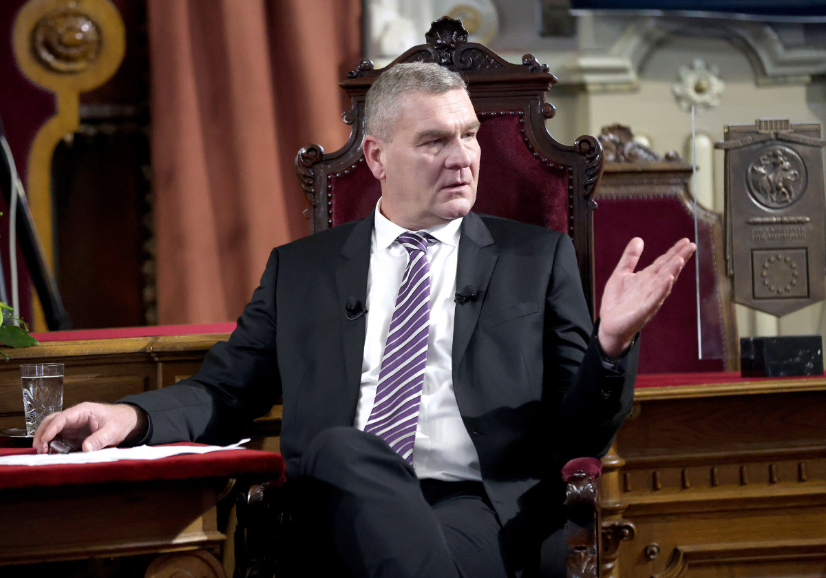 Szeged, Közéleti Kávéház, polgármester, év értékelő, beszámoló, Botka László, városháza