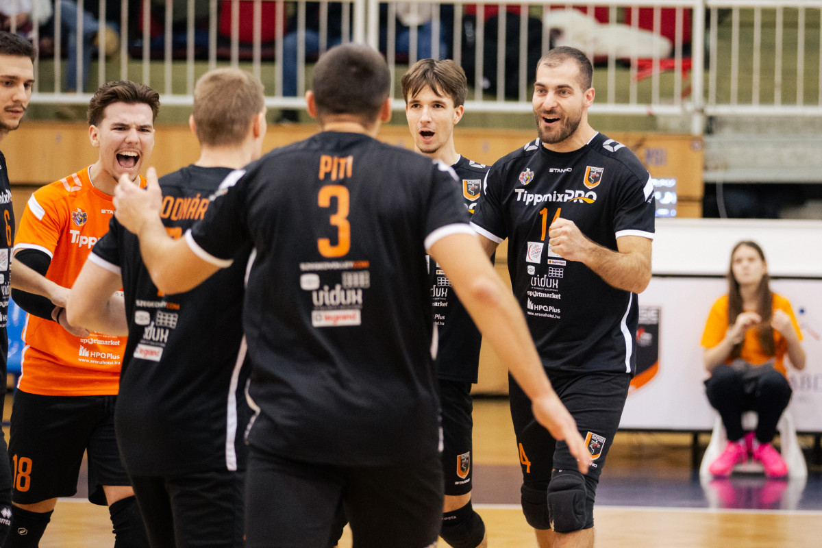 Röplabda. Szeged. Sport. Fotó: Szegedi Röplabda Sportegyesület hivatalos Facebook-oldala