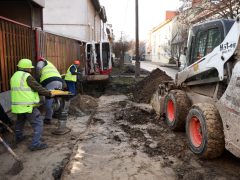 Szeged, Szende Béla utca, járdafelújítás