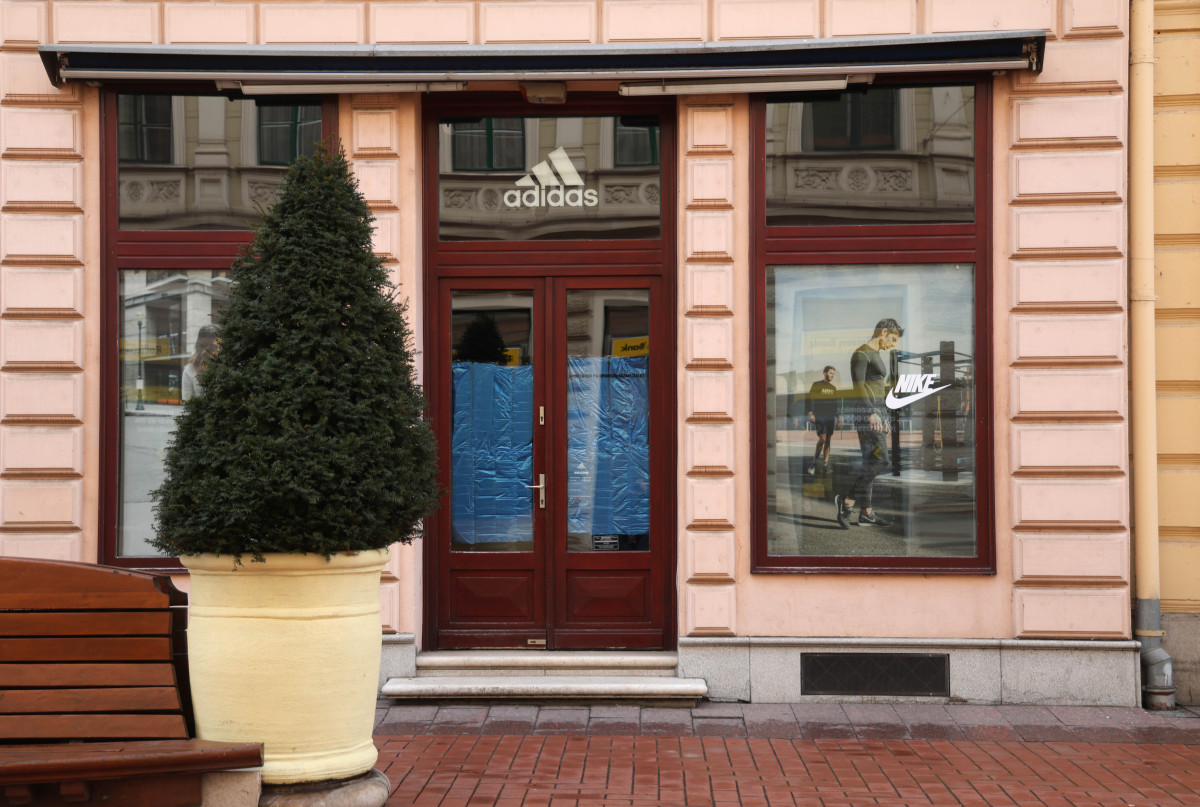 Szeged, bezárt, Kárász utca, Adidas, bolt, üzlet, üzletbezárás