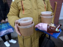 Szeged, Ételt az Életért Alapítvány, ételosztás, rászorulók, szegénység, adomány, Zárda utca