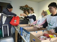 Szeged, Ételt az Életért Alapítvány, ételosztás, rászorulók, szegénység, adomány, Zárda utca