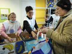 Szeged, Ételt az Életért Alapítvány, ételosztás, rászorulók, szegénység, adomány, Zárda utca