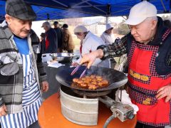 Szeged, Böllérnap, kolbász, kolbásztöltés, télbúcsúztató, farsang, jelmez, Petőfitelep