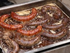 Szeged, Böllérnap, kolbász, kolbásztöltés, télbúcsúztató, farsang, jelmez, Petőfitelep