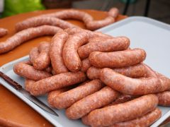 Szeged, Böllérnap, kolbász, kolbásztöltés, télbúcsúztató, farsang, jelmez, Petőfitelep