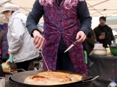 Szeged, Böllérnap, kolbász, kolbásztöltés, télbúcsúztató, farsang, jelmez, Petőfitelep