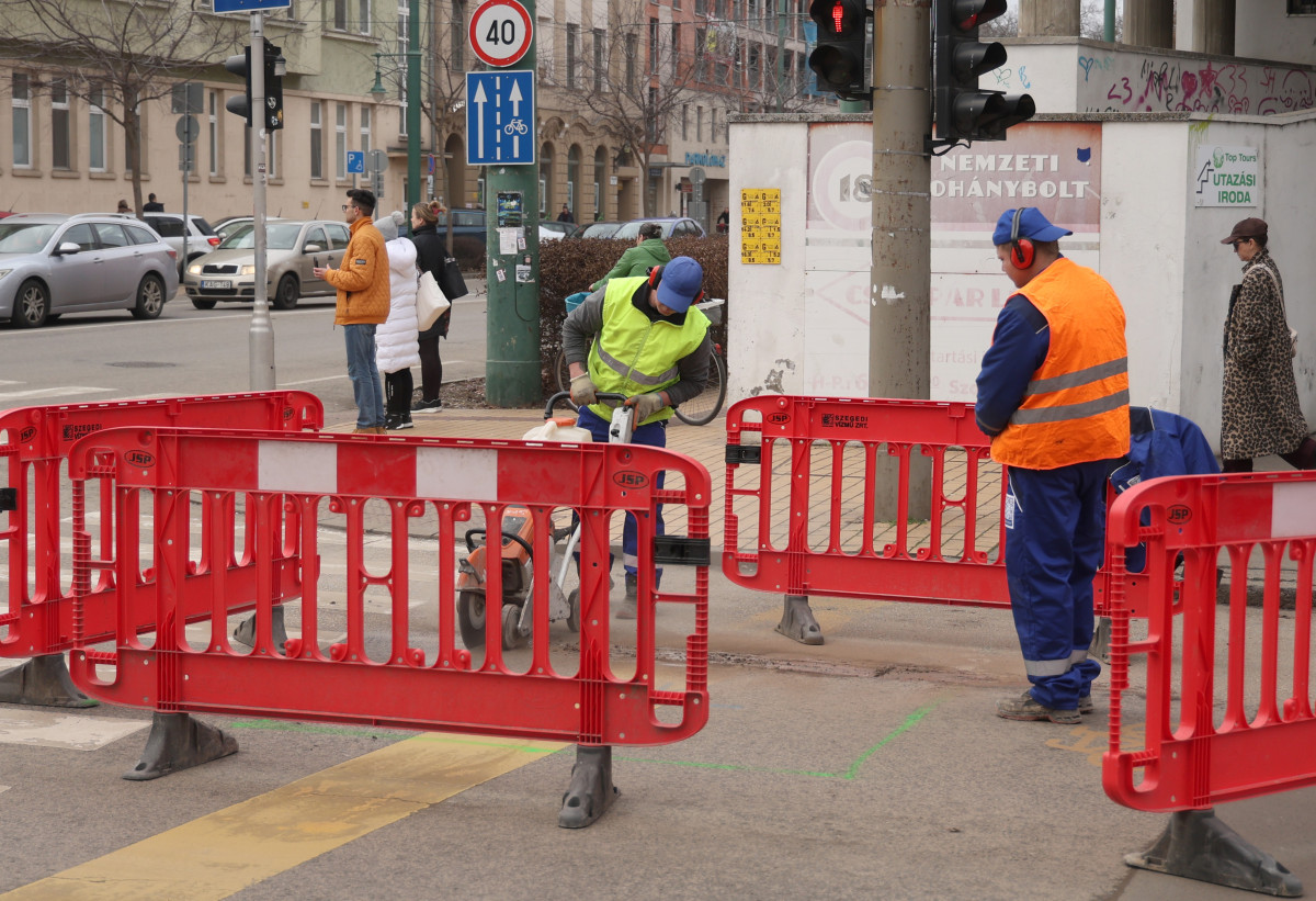 Szeged, vízvezeték rekonstrukció, Vízmű, forgalomkorlátozás, Aradi vértanúk tere, Kovács Tamás, Istókovics Zoltán