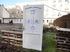 Szeged, Dáni utca, udvar, közösségi komposztáló, komposztáló