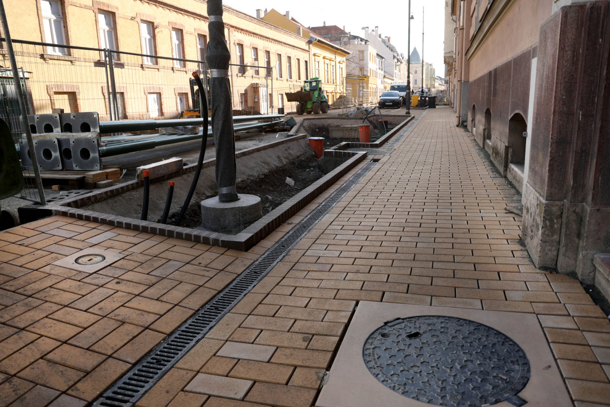 Szeged, Gogol utca, felújítás