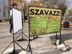 Szeged, választás, plakát, Aradi vértanúk tere