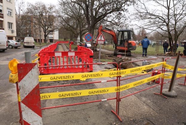 Szeged, Vízmű, vízvezeték csere, csatornázás, Csaba utca, Becsei utca