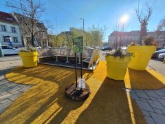 Szeged, Kormányhivatal, ReGreenX installáció, pop-up kert