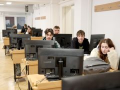 Szeged, SZTE, egyetem, Bölcsészet- és Társadalomtudományi Kar, BTK, megújult, felújított, Petőfi Sándor sugárút, épület, átadó