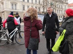 Szeged, képviselőjelölt, Gajda Attila, Tisza Párt, Széchenyi tér, aláírás gyűjtés, politika