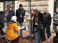 Szeged, képviselőjelölt, Stumpf Péter, Tisza Párt, Kárász utca, aláírás gyűjtés, politika