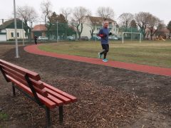 Szeged, felújított, Szabadság tér, futó pálya