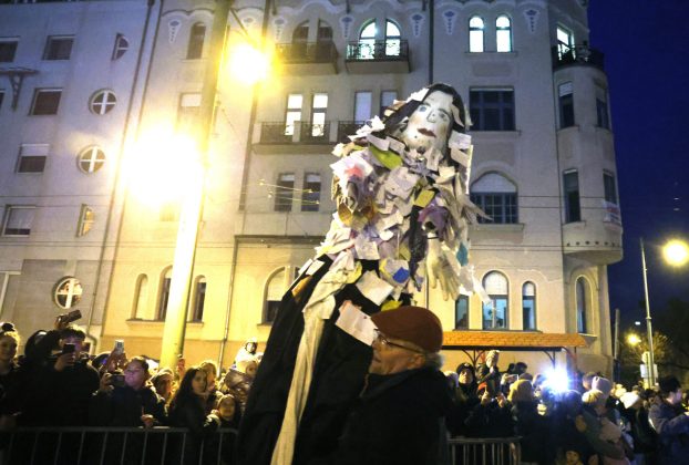 Szeged, Télbúcsúztató, kézműves vásár, Szent István tér, víztorony, máglya, Télboszorka, kiszebáb, égetés