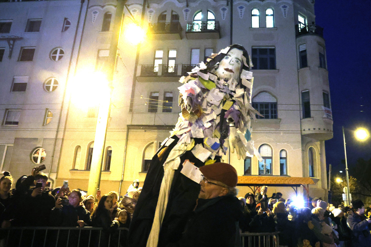 Szeged, Télbúcsúztató, kézműves vásár, Szent István tér, víztorony, máglya, Télboszorka, kiszebáb, égetés