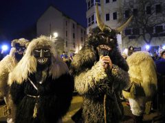 Szeged, Télbúcsúztató, kézműves vásár, Szent István tér, víztorony, máglya, Télboszorka, kiszebáb, égetés