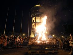 Szeged, Télbúcsúztató, kézműves vásár, Szent István tér, víztorony, máglya, Télboszorka, kiszebáb, égetés