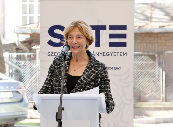 Szeged, SZTE, Szent-Györgyi Albert Klinikai Központ Gyermekgyógyászati Klinika, klinika, Gyermekklinika, műtők, SBO, bemutató, egészségügy, Fendler Judit