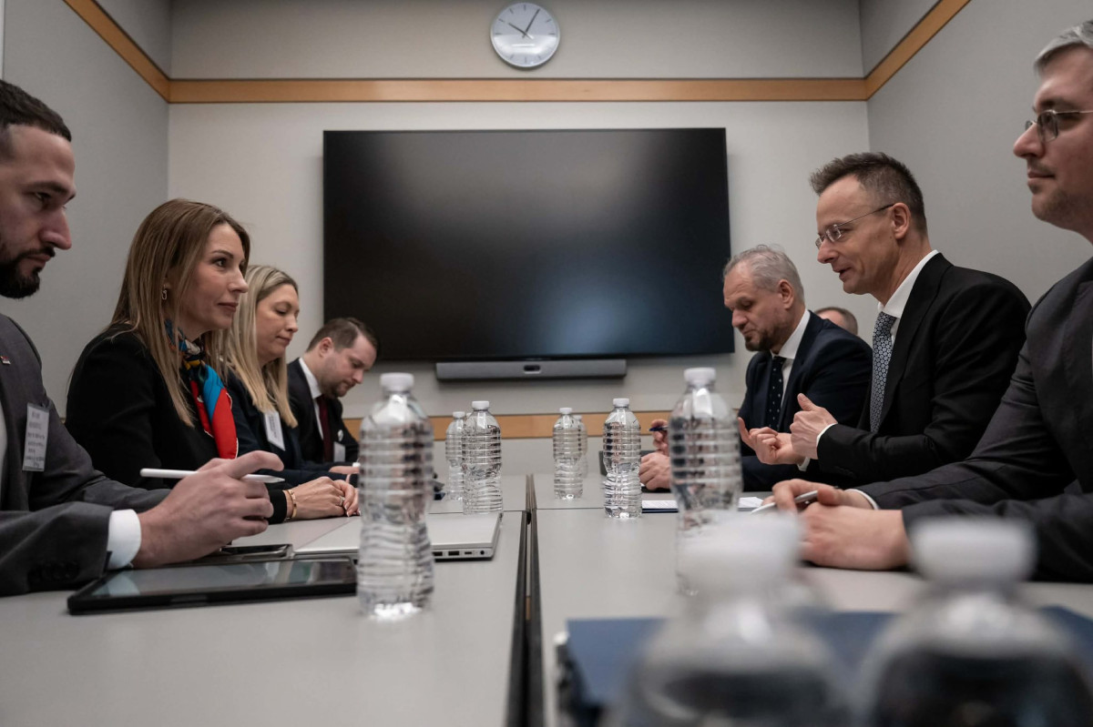 Dubravka Đedović Handanović. Szijjártó Péter. kőolajvezeték Szerbia-Magyarország. Fotó: Szijjártó hivatalos FB