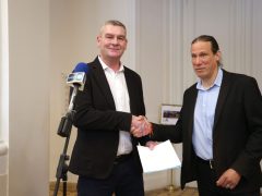 Szeged, Botka László, polgármester, átadta, Fogas Ottó, múzeumigazgató, igazgatói kinevezés, Móra Ferenc Múzeum, múzeum, jégkorszak kiállítás