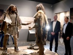 Szeged, Botka László, polgármester, átadta, Fogas Ottó, múzeumigazgató, igazgatói kinevezés, Móra Ferenc Múzeum, múzeum, jégkorszak kiállítás