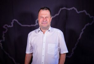 Rekord: Dr. Bajmócy Pétertől, az SZTE oktatójától senki sem járt több magyar településen. Fotó: SZTE/NKI
