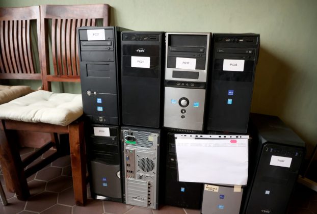 Szeged, Szegedi Szent-Györgyi Albert Rotary Club, Rotary, Kovács Autóalkatrész Kft., jótékonyság, adomány, számítógép, polgármesterek, települések