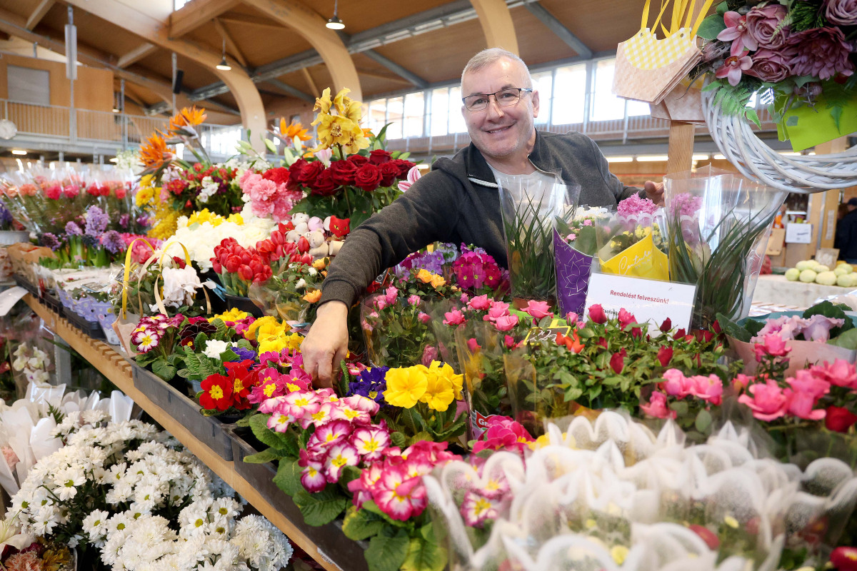 Szeged, virág, Nőnap, Mars téri piac