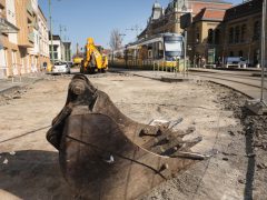 Szeged, Nagyállomás, Indóház tér, burkolatjavítás, forgalomkorlátozás